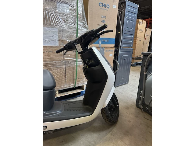 Elektrische scooter 25km/u edrive, wit - afbeelding 2 van  7