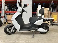 Elektrische scooter 80 km p/u edrive, wit - afbeelding 2 van  9
