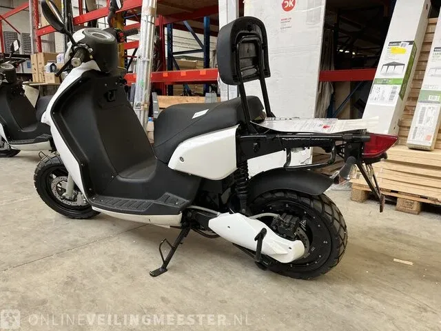 Elektrische scooter 80 km p/u edrive, wit - afbeelding 3 van  9