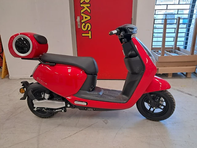 Elektrische scooter e-drive, milano, 45 km/uur - afbeelding 13 van  17