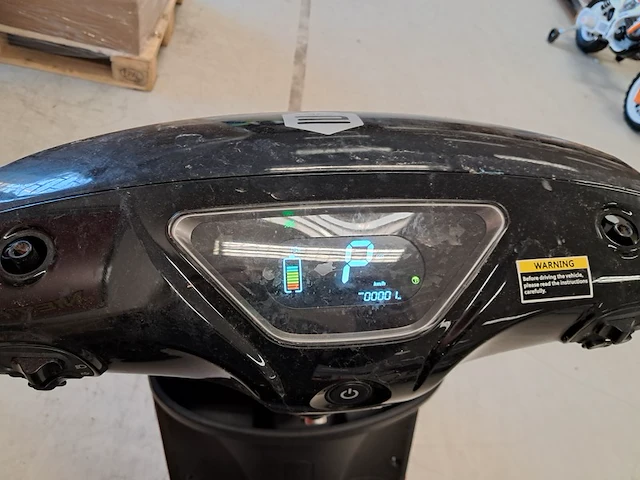 Elektrische scooter e-drive, milano, 45 km/uur - afbeelding 14 van  17