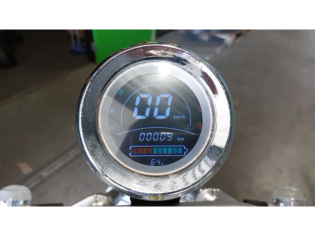 Elektrische scooter, grijs / chroom, bouwjaar 2021 - afbeelding 9 van  11