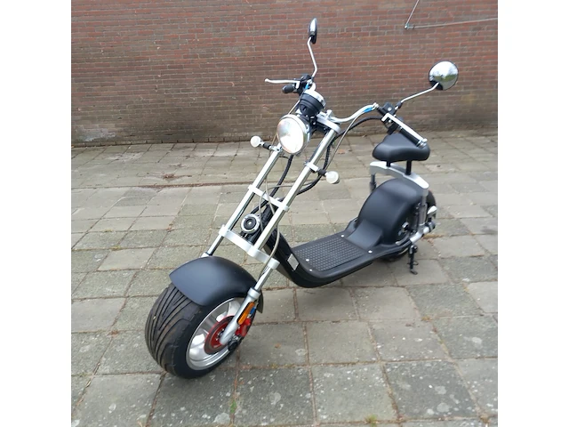 Elektrische scooter, grijs / chroom, bouwjaar 2021 - afbeelding 10 van  11