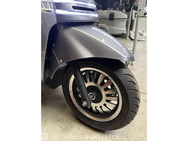 Elektrische scooter met bezorgkoffer (demontabel) edrive, torino - afbeelding 11 van  14