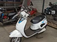 Elektrische scooter qwic - afbeelding 4 van  10