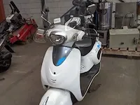 Elektrische scooter qwic - afbeelding 5 van  10