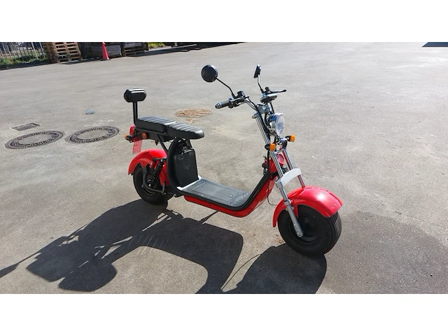 Elektrische scooter, rood, bouwjaar 2021 - afbeelding 8 van  14
