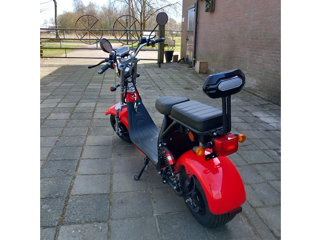 Elektrische scooter, rood, bouwjaar 2021 - afbeelding 13 van  14