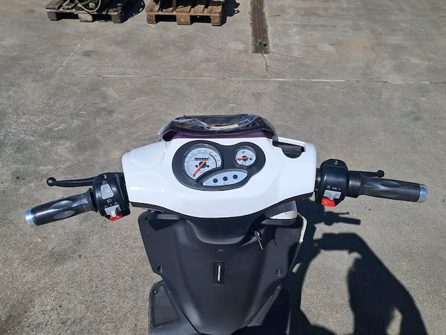 Elektrische scooter, seeyes, wit - afbeelding 4 van  19