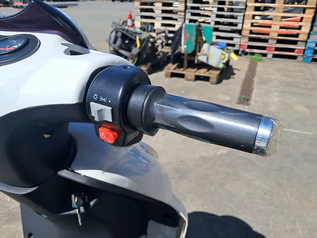 Elektrische scooter, seeyes, wit - afbeelding 6 van  19