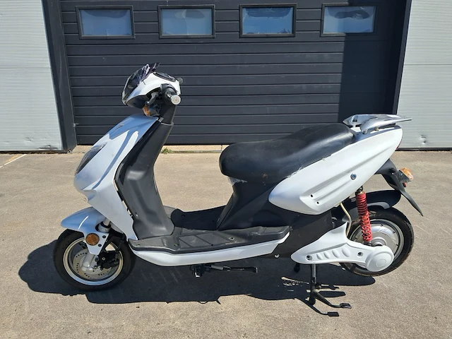 Elektrische scooter, seeyes, wit - afbeelding 12 van  19