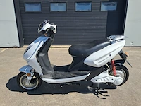 Elektrische scooter, seeyes, wit - afbeelding 12 van  19