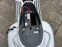 Elektrische scooter, wit, bouwjaar 2021 - afbeelding 4 van  13