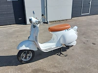 Elektrische scooter, wit, bouwjaar 2021 - afbeelding 1 van  13