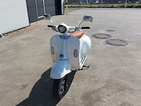 Elektrische scooter, wit, bouwjaar 2021 - afbeelding 6 van  13
