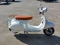 Elektrische scooter, wit, bouwjaar 2021 - afbeelding 8 van  13