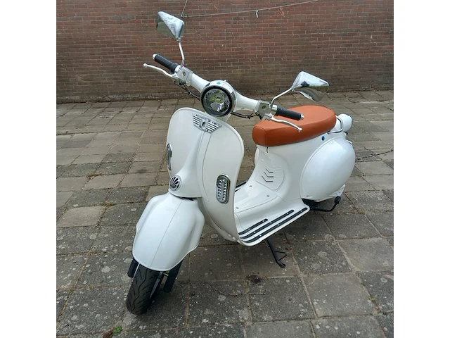 Elektrische scooter, wit, bouwjaar 2021 - afbeelding 13 van  13