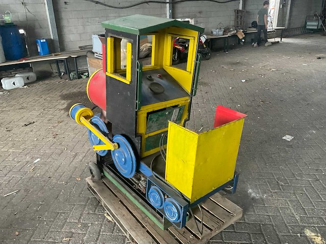 Elektrische speel trein - afbeelding 11 van  13