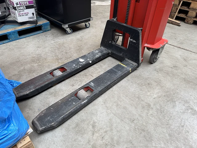 Elektrische stapelaar hy-h 1000 - afbeelding 13 van  14