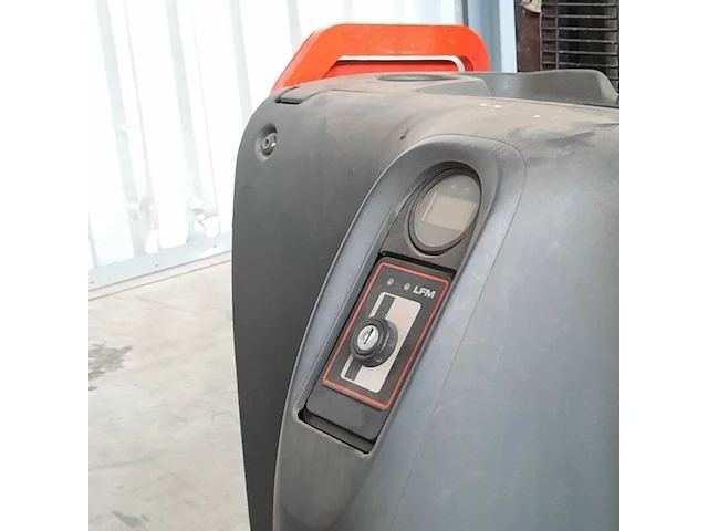 Elektrische stapelaar, linde, d08, 2015 - afbeelding 2 van  14