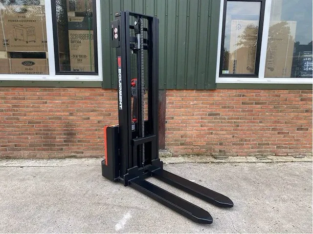 Elektrische stapelaar - afbeelding 11 van  17