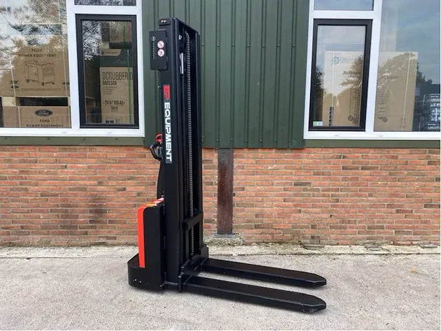 Elektrische stapelaar - afbeelding 12 van  18