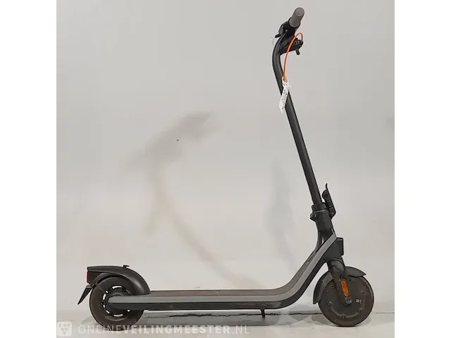 Elektrische step ninebot, 051402e, bouwjaar 2023 - afbeelding 1 van  10
