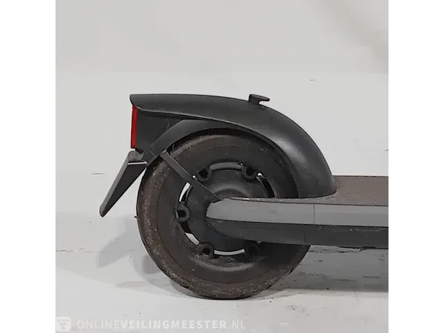 Elektrische step ninebot, 051402e, bouwjaar 2023 - afbeelding 4 van  10
