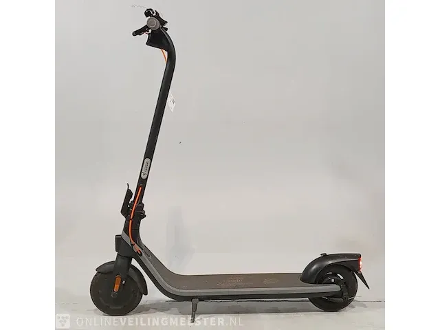 Elektrische step ninebot, 051402e, bouwjaar 2023 - afbeelding 8 van  10