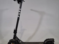 Elektrische step pure, air 3 pro - afbeelding 1 van  7