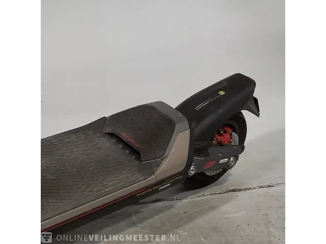 Elektrische step segway, super scooter gt2 / gt2p - afbeelding 9 van  19