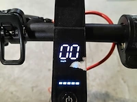 Elektrische step, tuya, bouwjaar 2024 - afbeelding 2 van  10