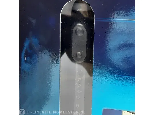Elektrische tandenbordstel oral-b, genius 9200w d701.545.6xc, bouwjaar 2018 - afbeelding 7 van  11