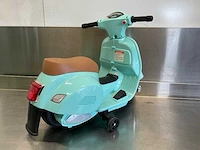 Elektrische vespa - afbeelding 9 van  13