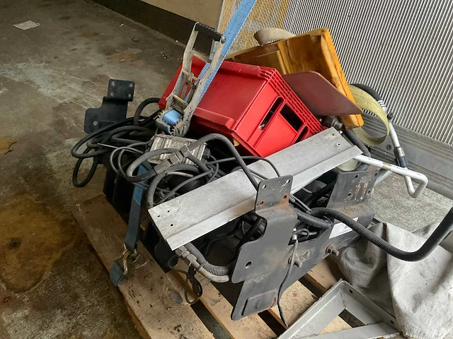 Elektro-hydraulische laadklep - afbeelding 3 van  6