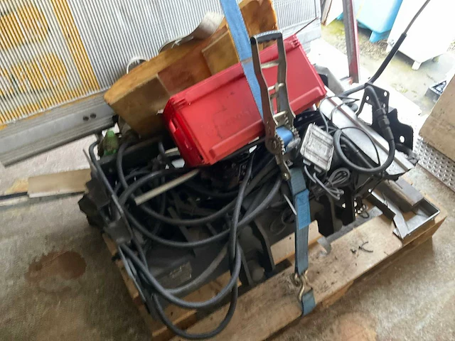 Elektro-hydraulische laadklep - afbeelding 5 van  6