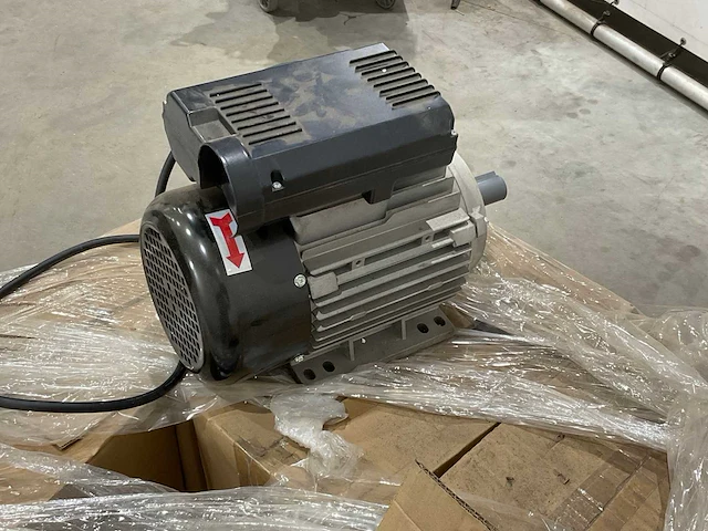 Elektro motor 2.2 kw (18x) - afbeelding 4 van  9