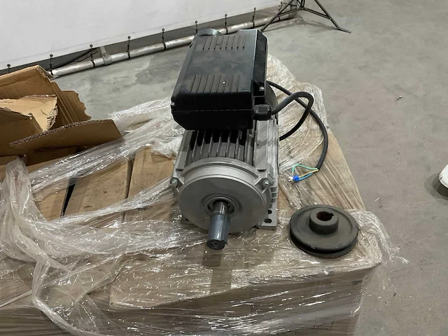 Elektro motor 2.2 kw (18x) - afbeelding 7 van  9
