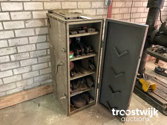 Elektrode oven met inhoud - afbeelding 1 van  5