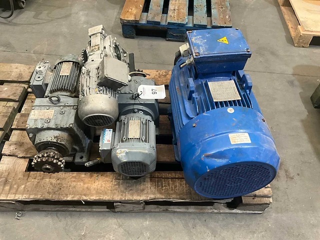 Elektromotor (4x) - afbeelding 2 van  6