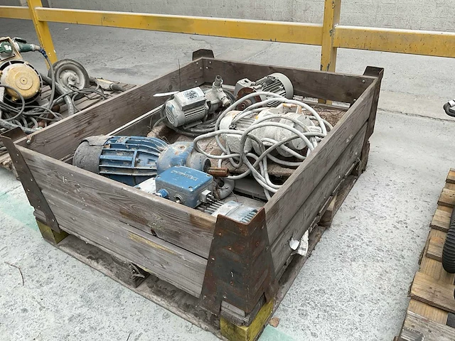 Elektromotor (5x) - afbeelding 1 van  12