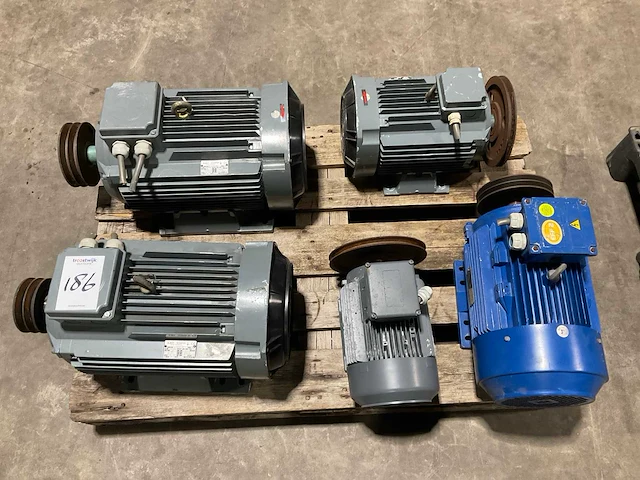 Elektromotor (5x) - afbeelding 1 van  5