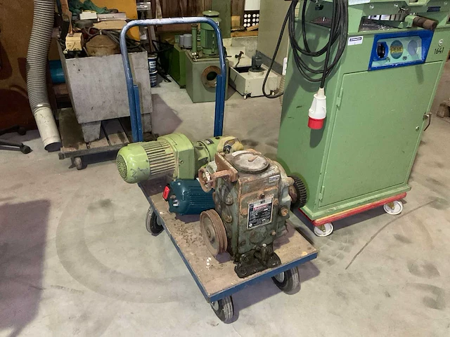 Elektromotor aandrijving (4x) - afbeelding 1 van  6