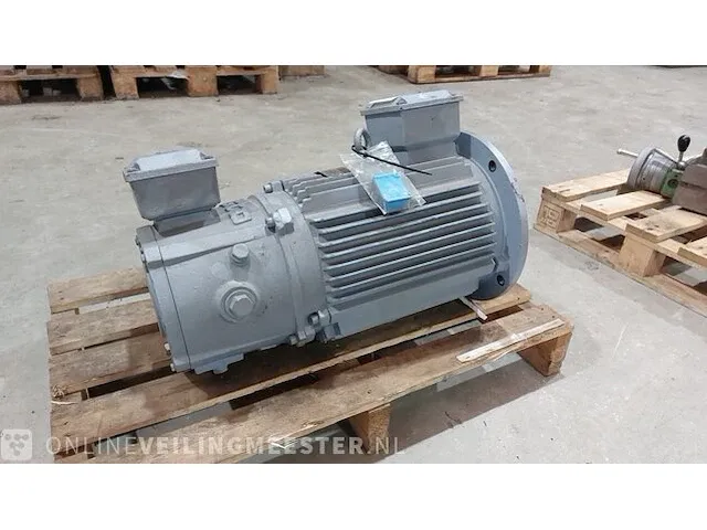 Elektromotor elsto, hg-tk7-132m1-4, grijs, 2021 - afbeelding 4 van  6