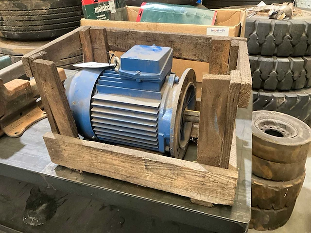 Elektromotor - afbeelding 1 van  4