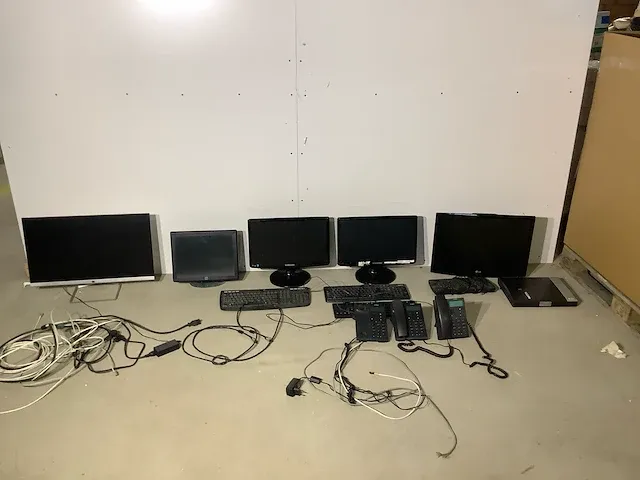 Elektronica apparatuur - afbeelding 1 van  5