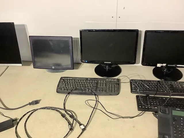 Elektronica apparatuur - afbeelding 4 van  5