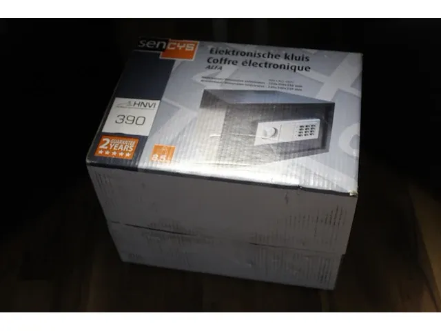 Elektronische kluis. afmeting 35x25 cm. hoogte 25 cm. nieuw in doos - afbeelding 1 van  2