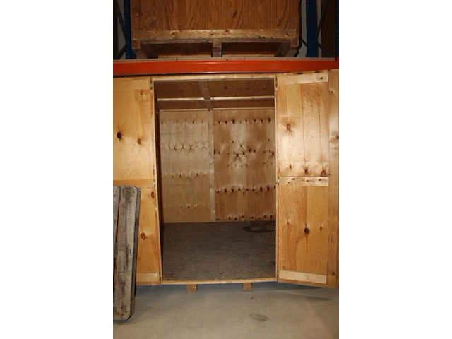 Elf opslagboxen met afmeting ca 220 x 240 x 225 cm. - afbeelding 2 van  2