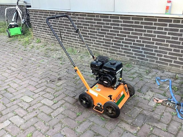 Eliet 401 verticuteermachine - afbeelding 1 van  4